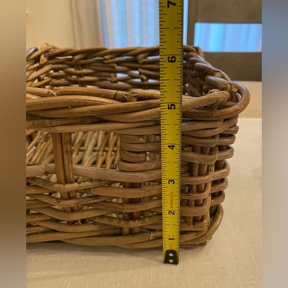 Rustic Rattan Basket, grayish brown. - Picture 5 of 10